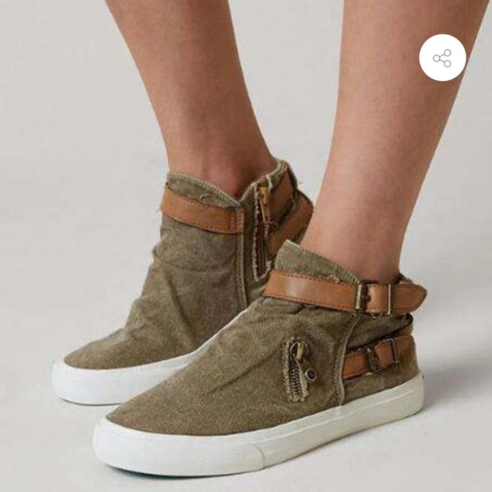 NWT High top woman’s sneakers